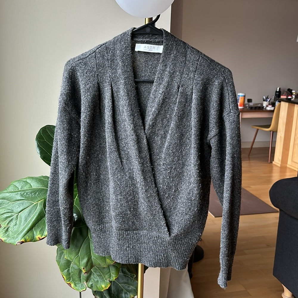 Astr wrap front sweater sz XS
